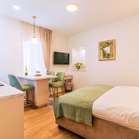 Luxury 2 Bedroom-2 Bathroom Apartment & Studio App With Rooftop Terrace Split Buitenkant foto