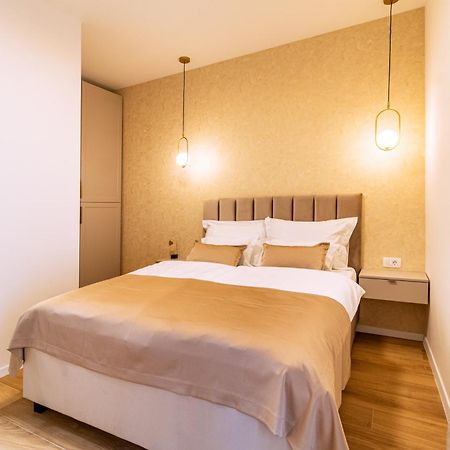 Luxury 2 Bedroom-2 Bathroom Apartment & Studio App With Rooftop Terrace Split Buitenkant foto