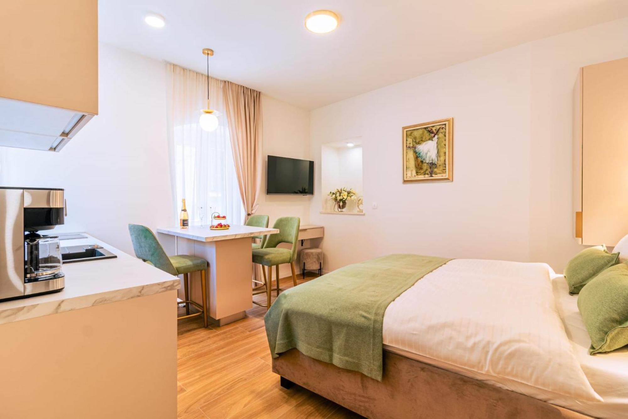 Luxury 2 Bedroom-2 Bathroom Apartment & Studio App With Rooftop Terrace Split Buitenkant foto