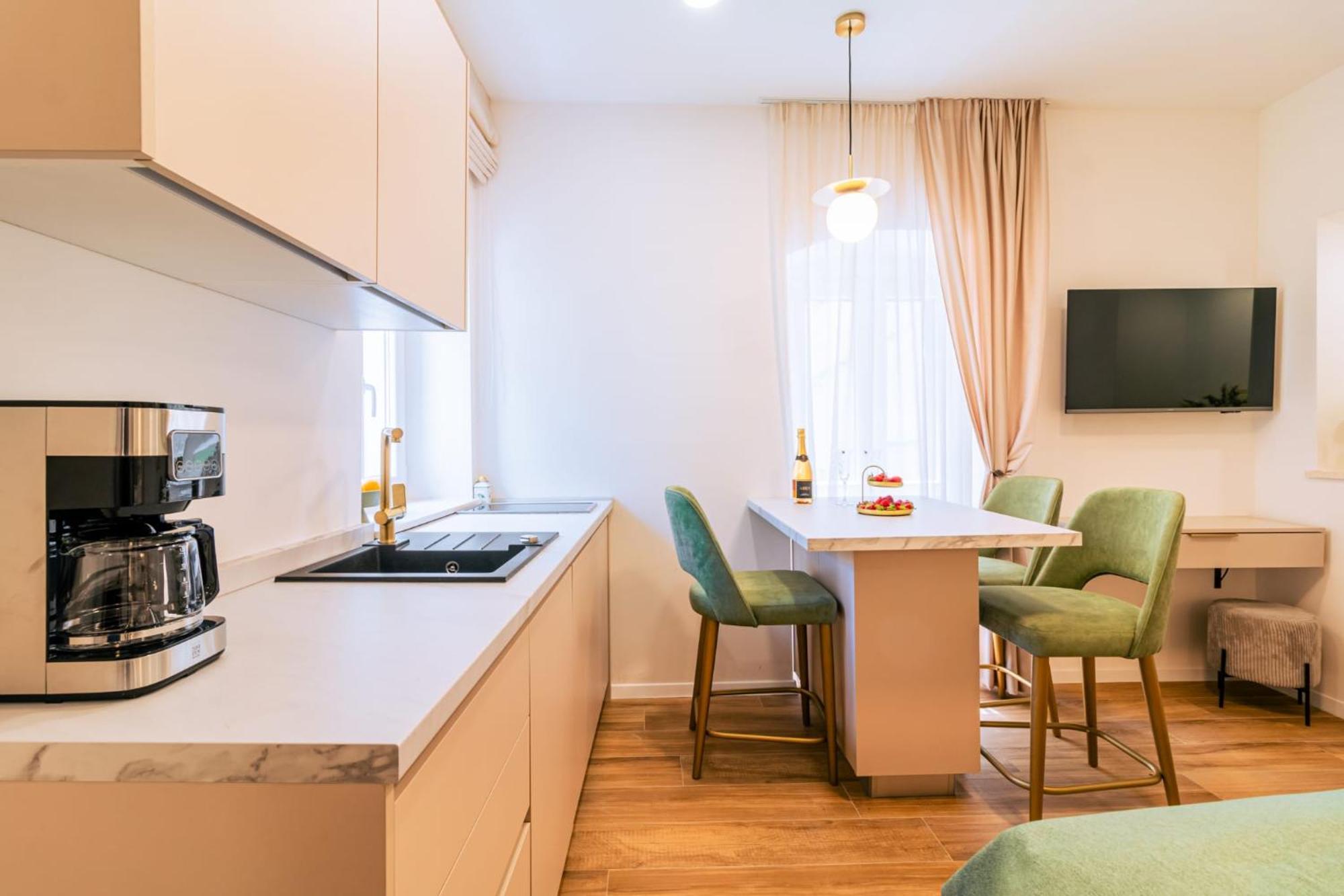 Luxury 2 Bedroom-2 Bathroom Apartment & Studio App With Rooftop Terrace Split Buitenkant foto