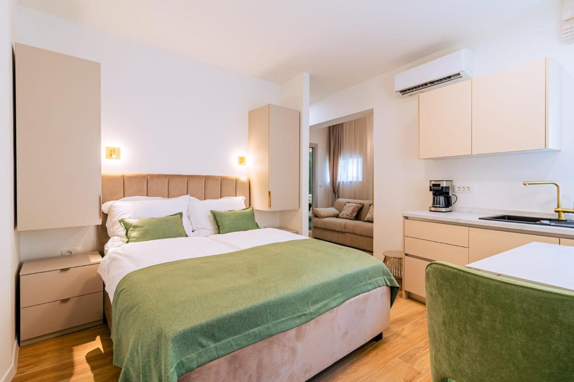 Luxury 2 Bedroom-2 Bathroom Apartment & Studio App With Rooftop Terrace Split Buitenkant foto
