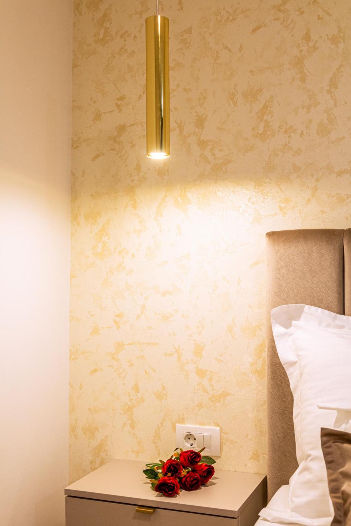 Luxury 2 Bedroom-2 Bathroom Apartment & Studio App With Rooftop Terrace Split Buitenkant foto