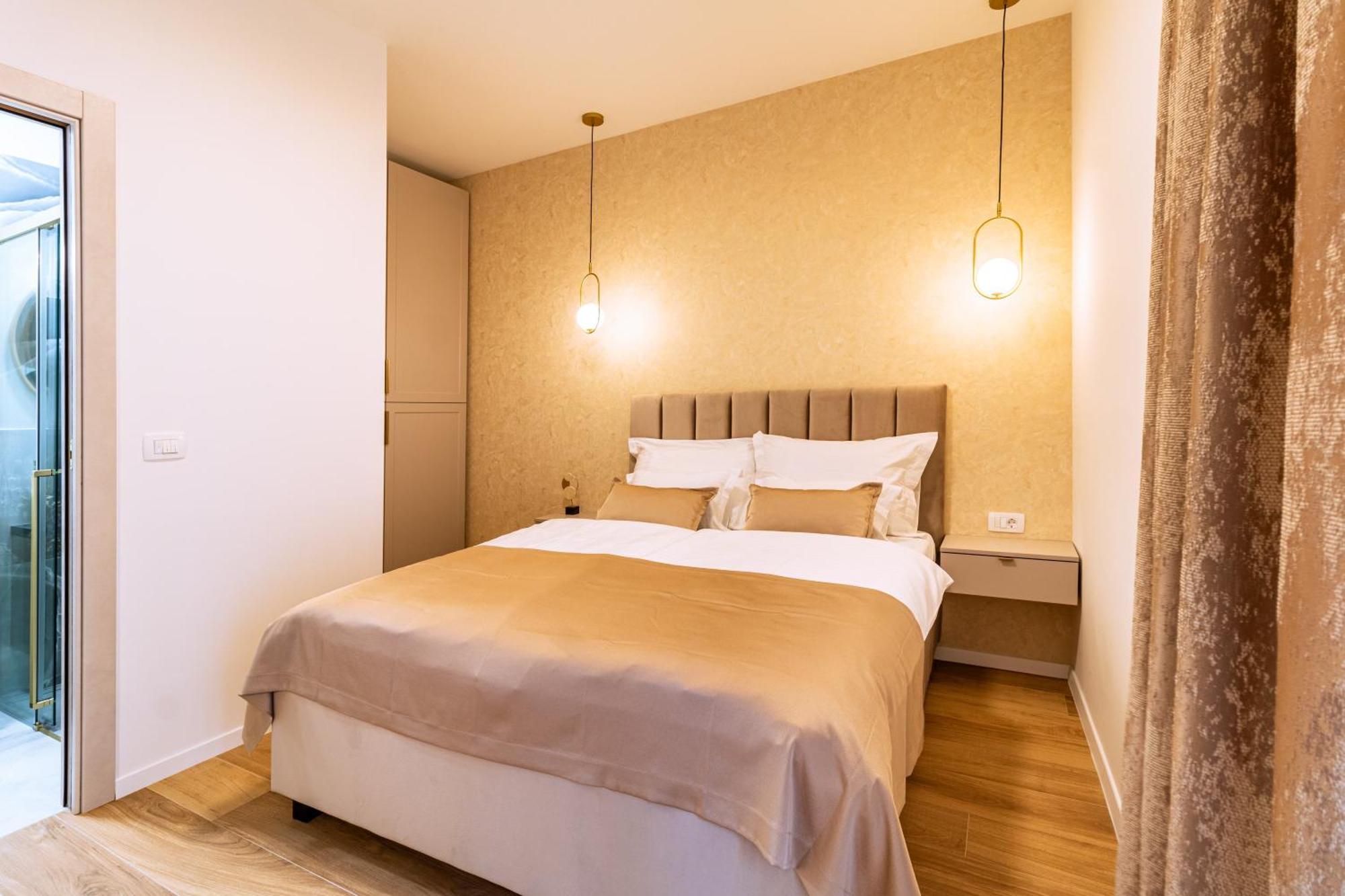 Luxury 2 Bedroom-2 Bathroom Apartment & Studio App With Rooftop Terrace Split Buitenkant foto