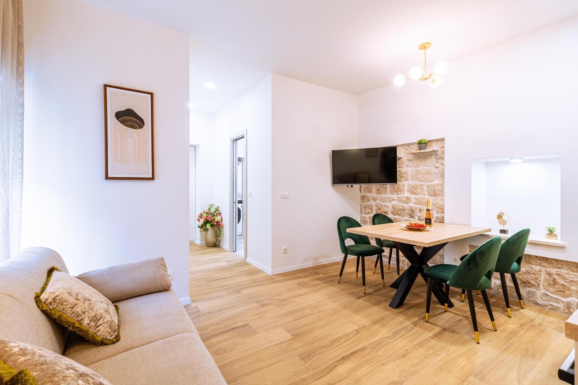 Luxury 2 Bedroom-2 Bathroom Apartment & Studio App With Rooftop Terrace Split Buitenkant foto