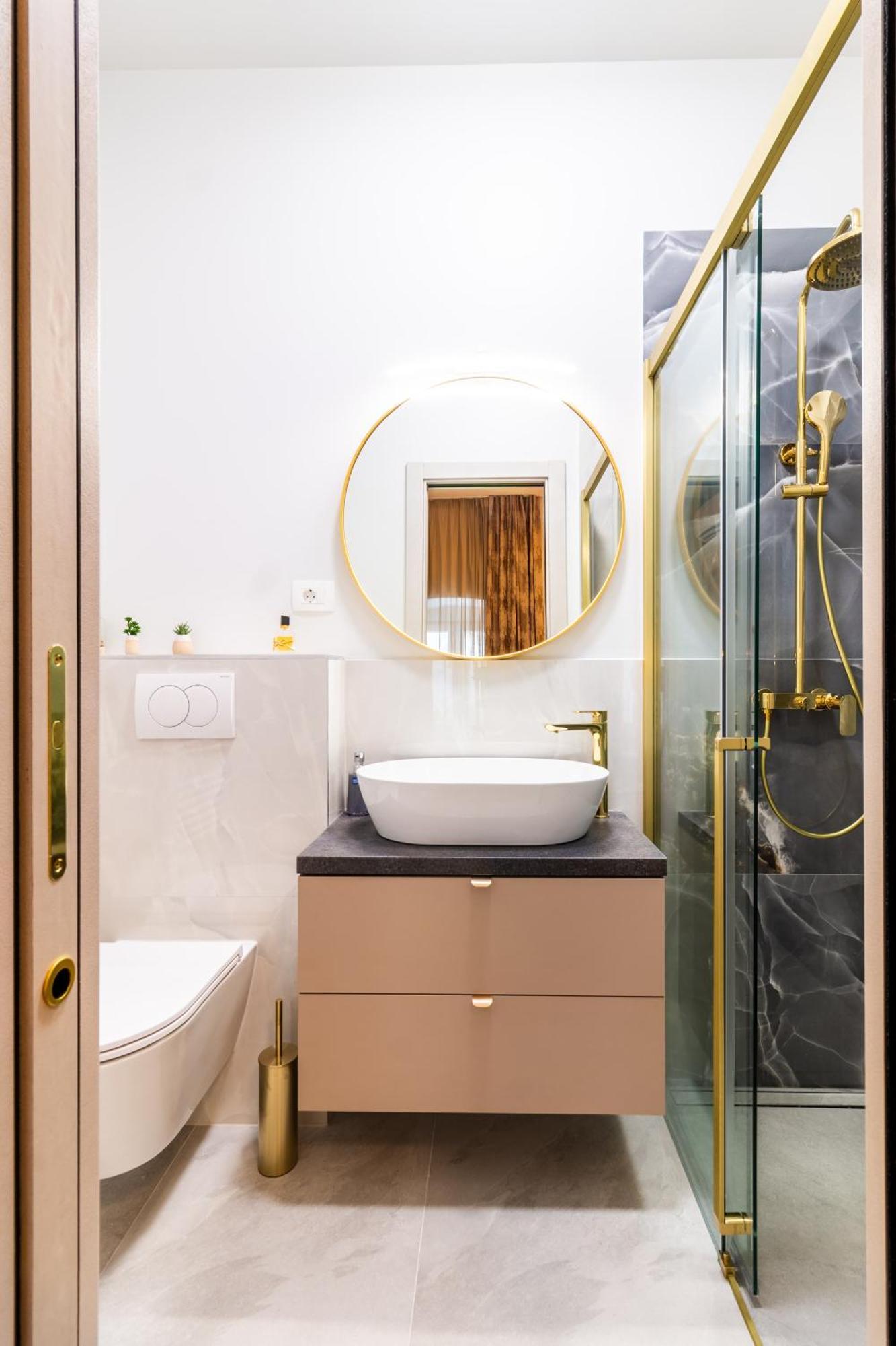 Luxury 2 Bedroom-2 Bathroom Apartment & Studio App With Rooftop Terrace Split Buitenkant foto