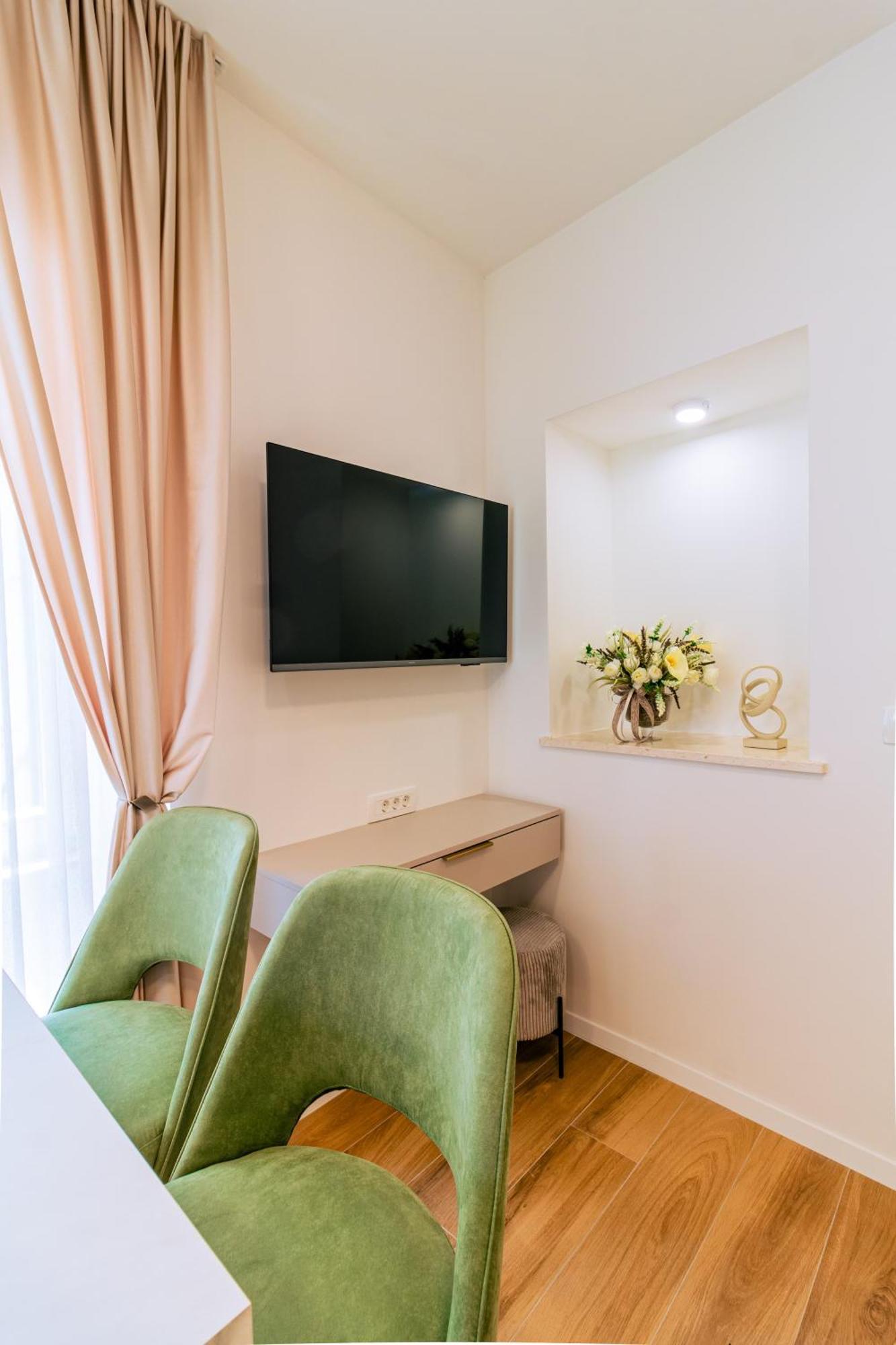 Luxury 2 Bedroom-2 Bathroom Apartment & Studio App With Rooftop Terrace Split Kamer foto